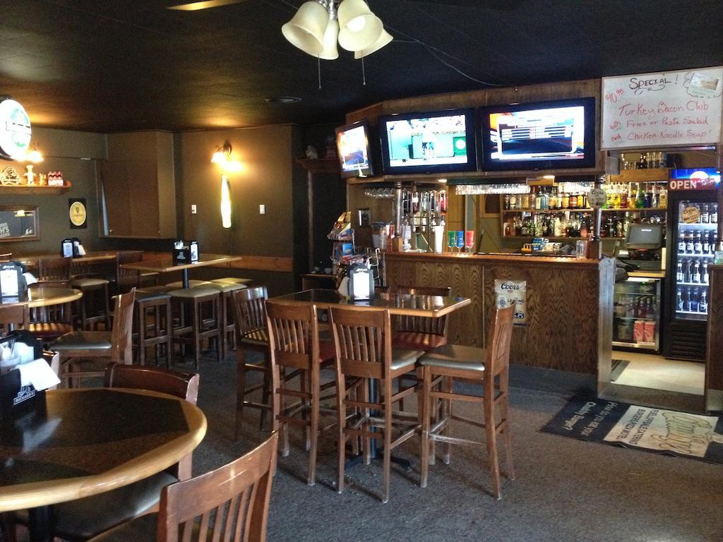 Chubby'S Bar & Motel Belle Plaine ภายนอก รูปภาพ